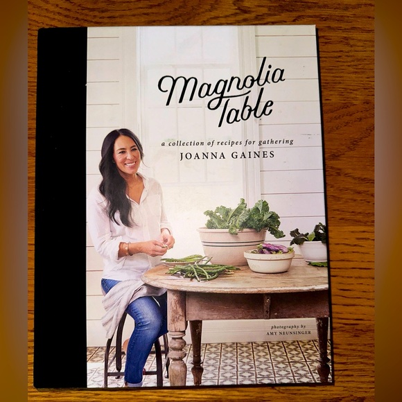 Magnolia Table A Collection of Recipes for Gathering by Joanna Gaines Volume 1 - Picture 1 of 7